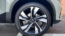 Volvo XC40 2.0 B4P Ultra Dark 5dr Auto Petrol Estate